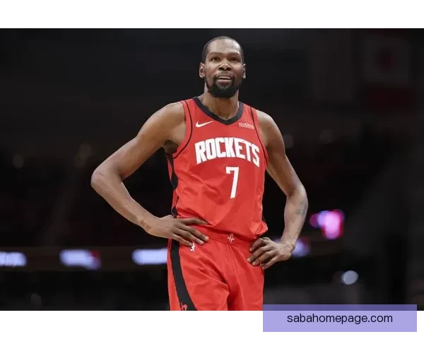 火箭更衣室泼水庆祝杜兰特超越乔丹 赤膊领取比赛用球回忆经典时刻